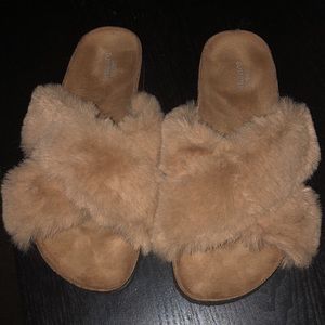 Urban outfitters slides